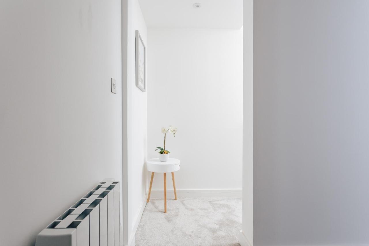 Contemporary Two Bedroom Duplex - Secluded Residence With Parking In A Prime Central Location ボーンマス エクステリア 写真