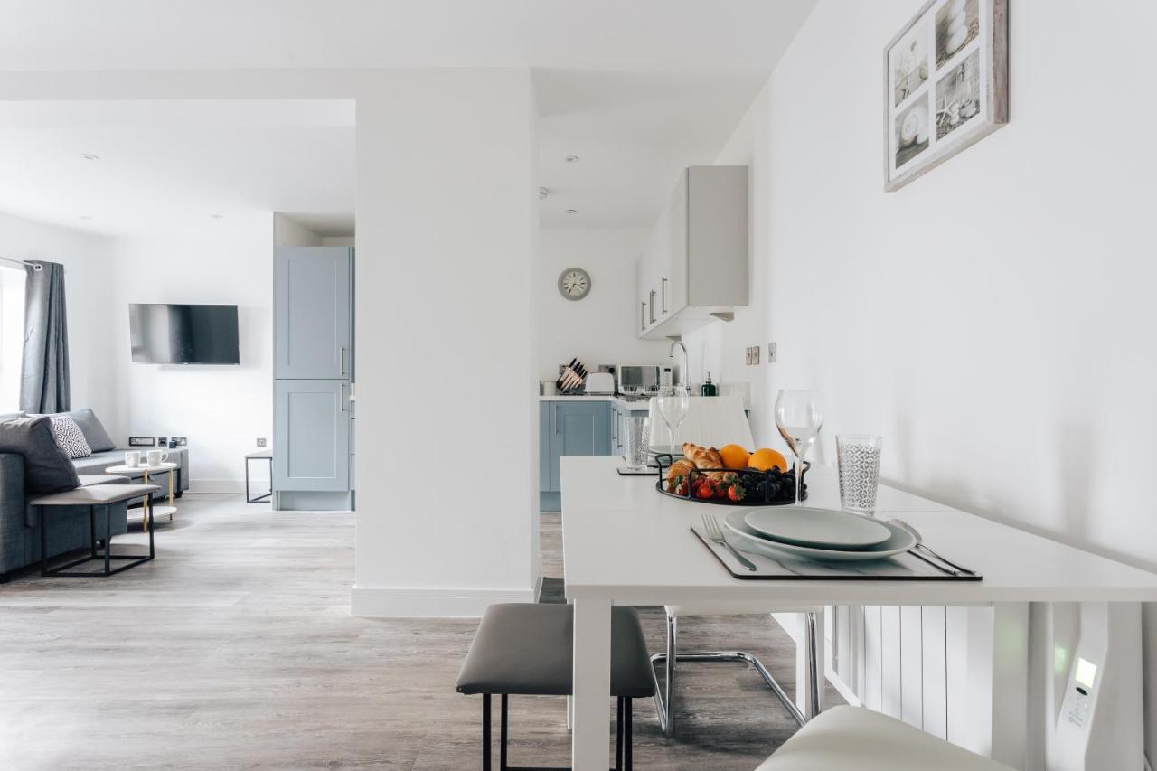 Contemporary Two Bedroom Duplex - Secluded Residence With Parking In A Prime Central Location ボーンマス エクステリア 写真