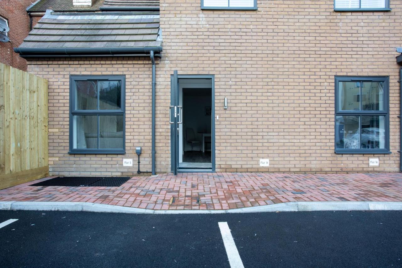 Contemporary Two Bedroom Duplex - Secluded Residence With Parking In A Prime Central Location ボーンマス エクステリア 写真